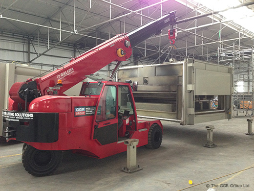 F200E Plus pick and carry crane working in factory