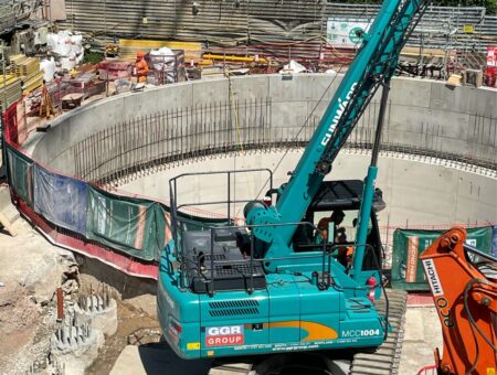MCC1004 Mini Crawler Crane on the Thames Tideway Project