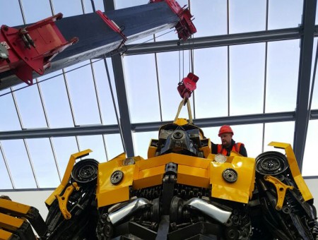 GGR Spider Crane Meets Superstar Bumblebee