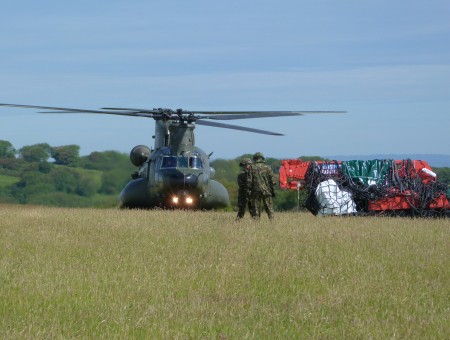 GGR’s mini spider crane helps build Bomber Command memorial