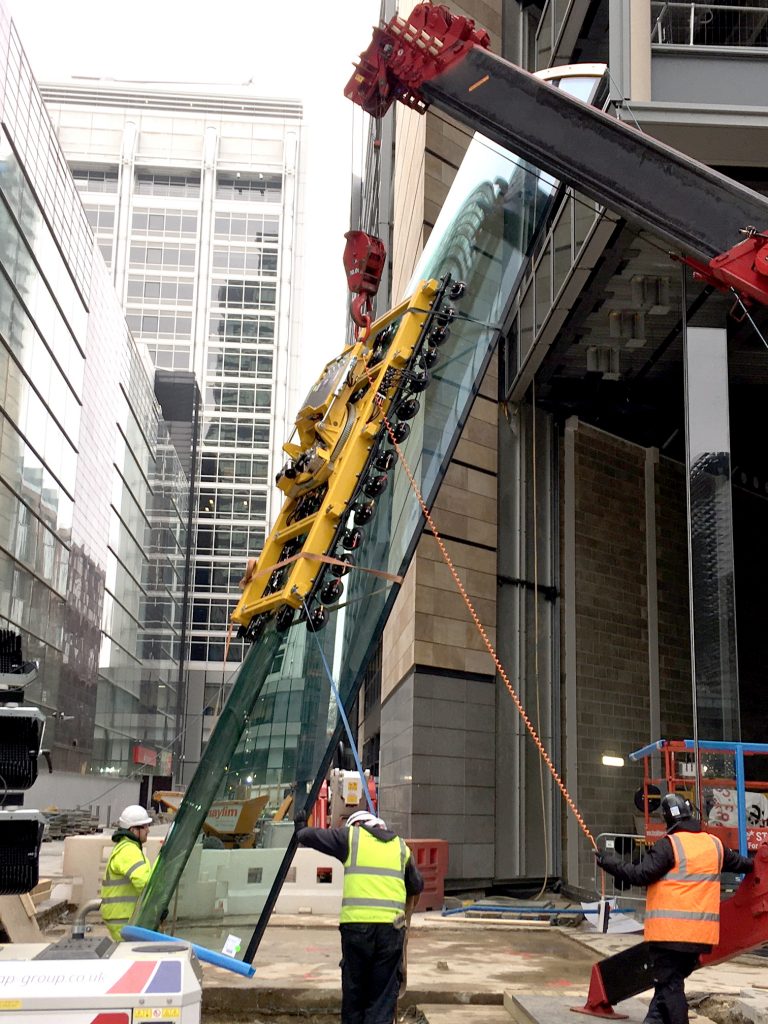 Lifting Oversized Curved Glass