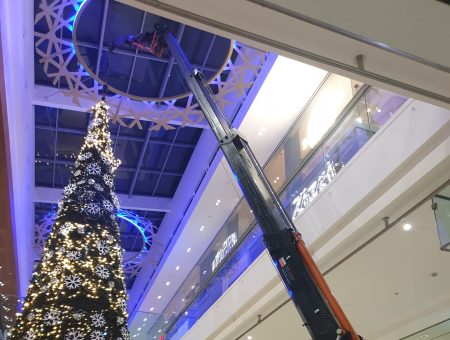 TMC 25 Builds Derby Shopping Centre Christmas Tree